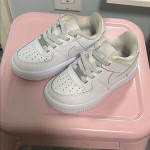 Nike kids sneaker size 8